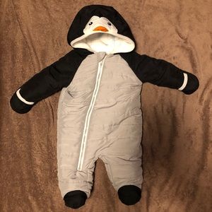 Winter coat/suit penguin (0-3 months)